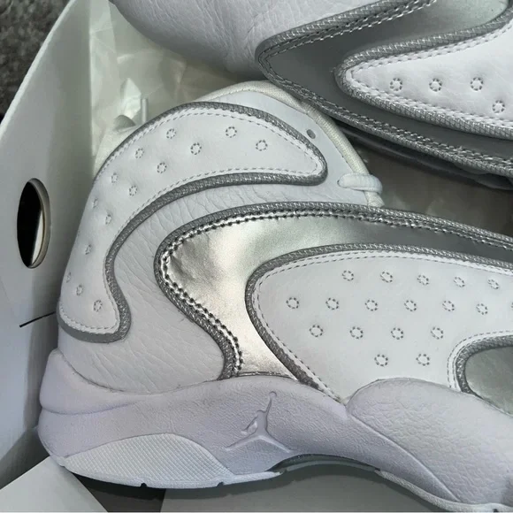 Jordan Women’s Air OG - Picture 3 of 7